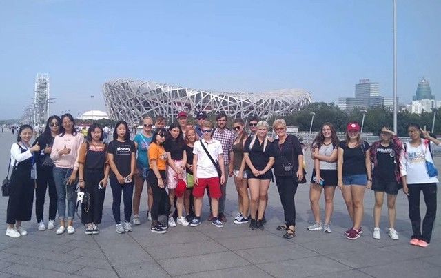 捷克布拉格酒店烹饪学校师生结束在北京劲松职业高中的交流学习启程回国