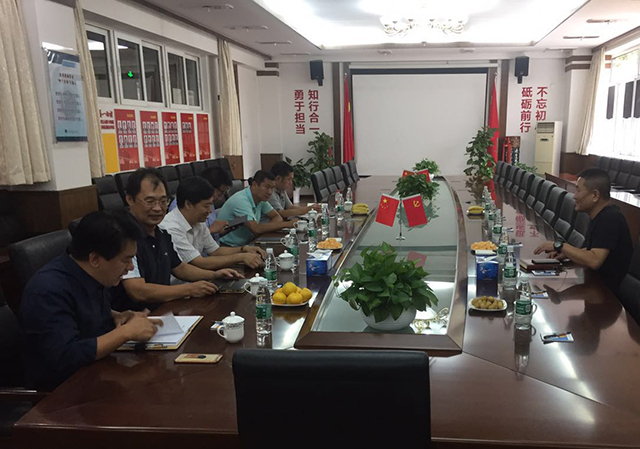 劲松职高总务负责人到工大附中参观考察