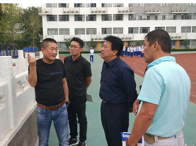 劲松职高总务负责人到工大附中参观考察