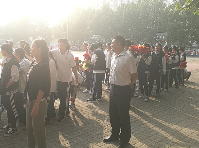 展劲职风采 做有为学生 ——北京市劲松职业高中学生圆满完成地区运动会志愿服务活动