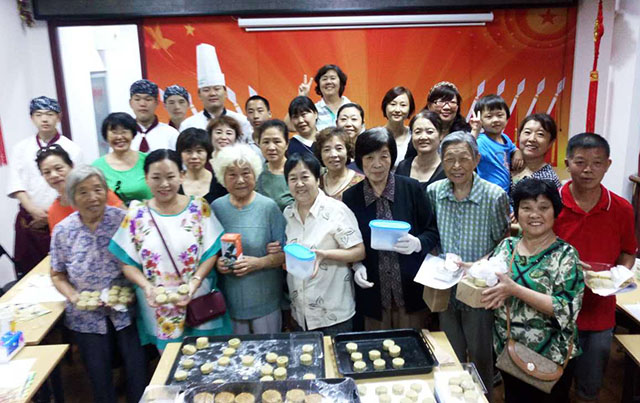 中秋的味道  爱心的汇聚——劲松职高社区教育“舌尖上的节日”主题系列培训活动圆满结束