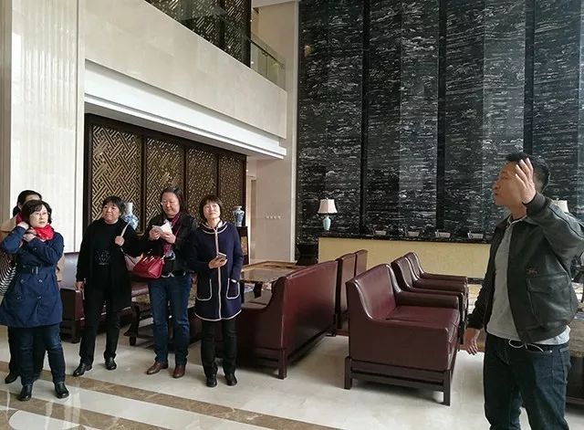 搭建交流学习平台 共研课程与教学改革 ——北京市海淀区职教同仁到劲松职高交流研讨